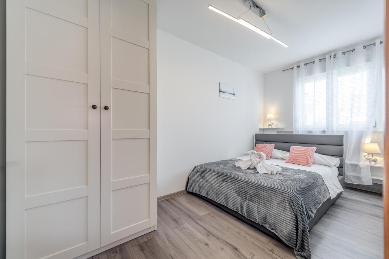 Summer Orchid - Spacious Duplex By The Beach & Ps5 สโตเบรช ภายนอก รูปภาพ